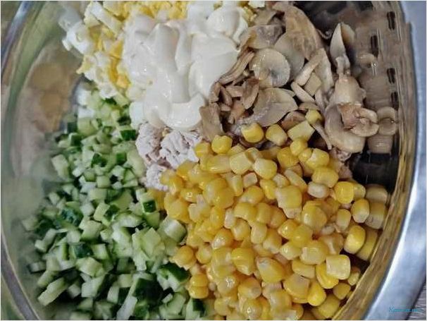 Как приготовить вкусный и сытный салат с грибами и кукурузой 