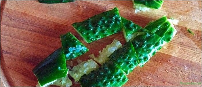 Bitte Cucumbers with Cashew