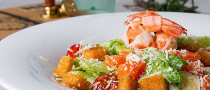 Cäsar mit Shrimp zu Hause