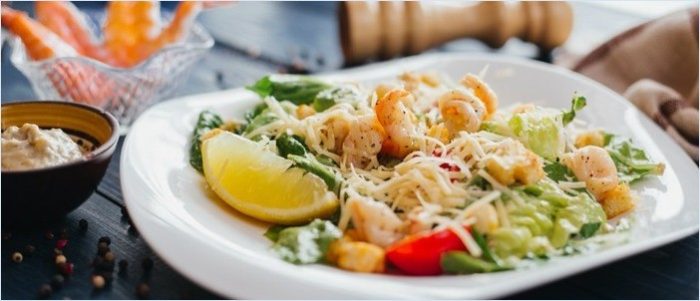 einfacher Cäsar mit Shrimp