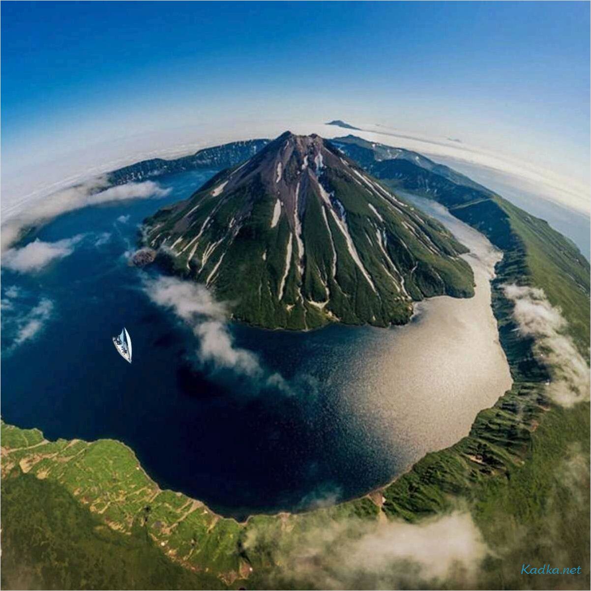 Вулкан Креницына: туризм и путешествия на Курильских островах