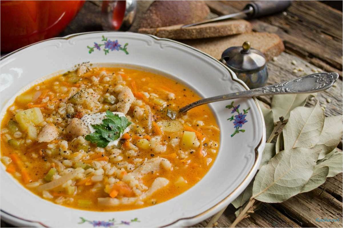 Рассольник с перловкой — вкусное и сытное растительное блюдо 